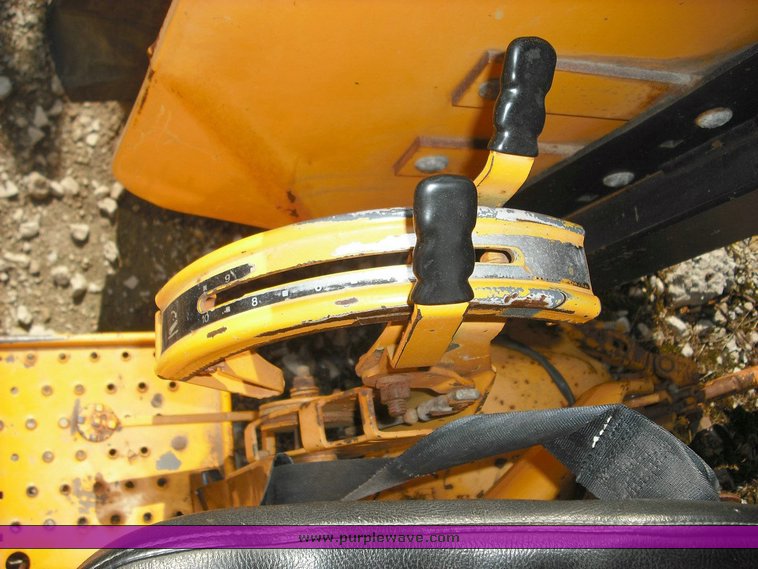 image for item 3501 1995 Ford 4630 tractor