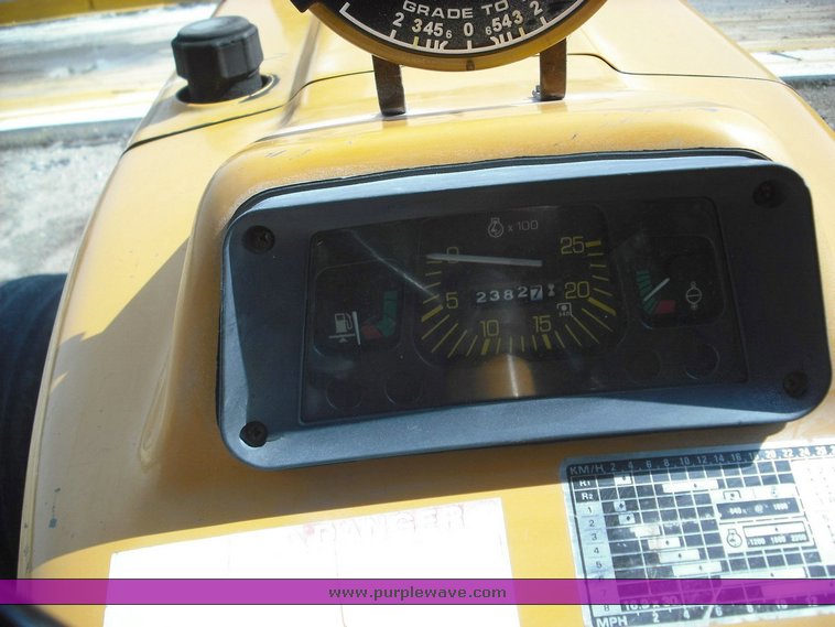 image for item 3501 1995 Ford 4630 tractor