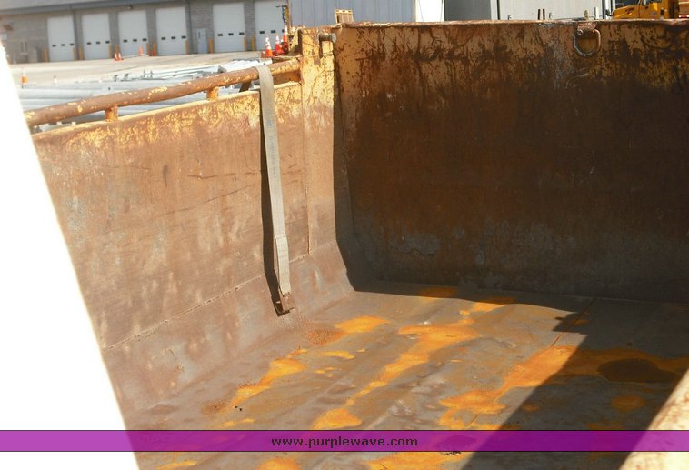 image for item 3502 1998 International Series 4900 6x4 dump truck