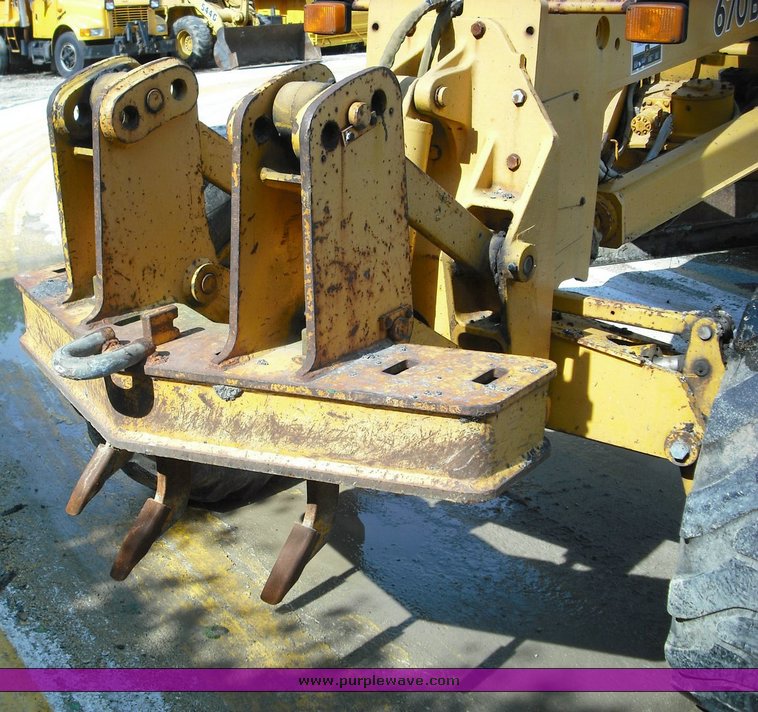 image for item 3504 1988 John Deere 670B motor grader XHD