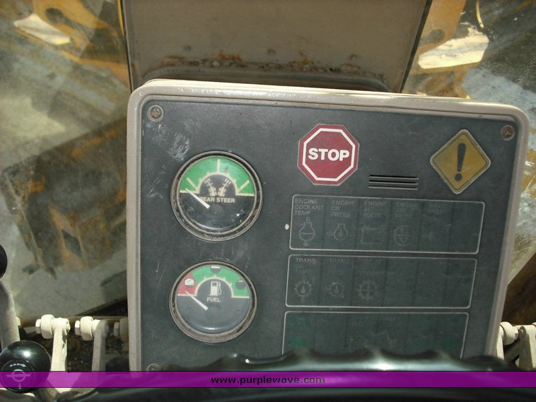 image for item 3504 1988 John Deere 670B motor grader XHD