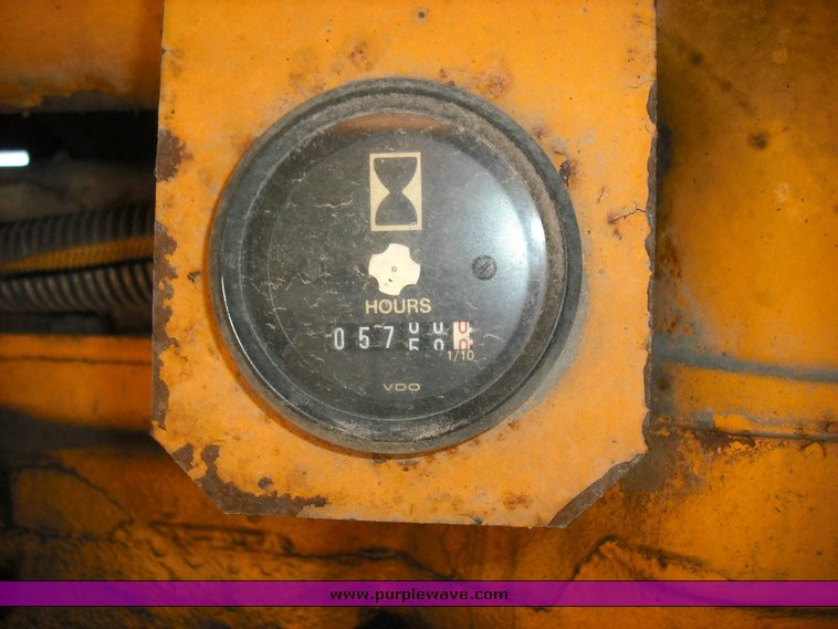 image for item 3504 1988 John Deere 670B motor grader XHD