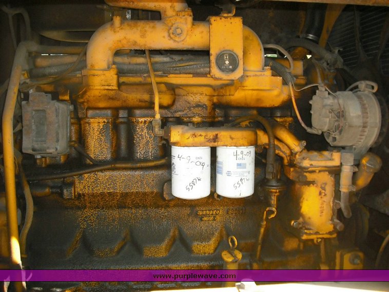 image for item 3504 1988 John Deere 670B motor grader XHD