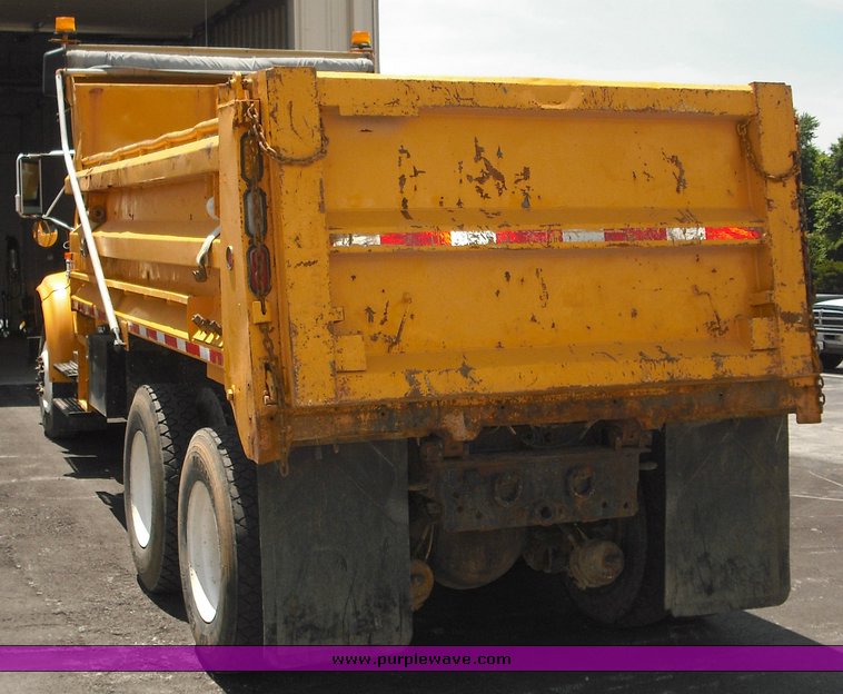 image for item 3510 1998 International Series 4900 6x4 dump truck
