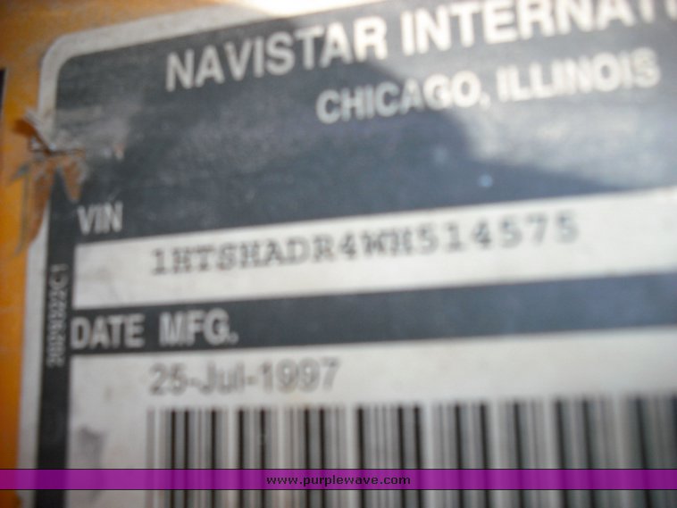 image for item 3510 1998 International Series 4900 6x4 dump truck