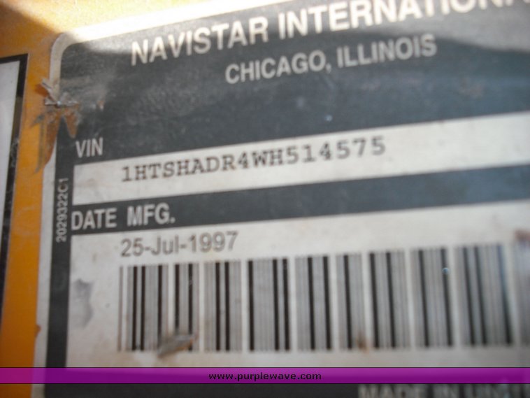 image for item 3510 1998 International Series 4900 6x4 dump truck