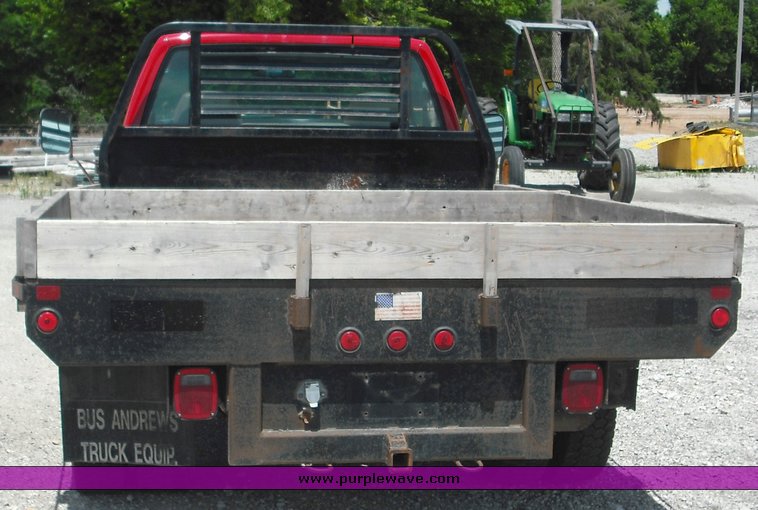 image for item 3511 2000 GMC Sierra C3500 HD flatbed truck