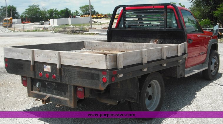 image for item 3511 2000 GMC Sierra C3500 HD flatbed truck