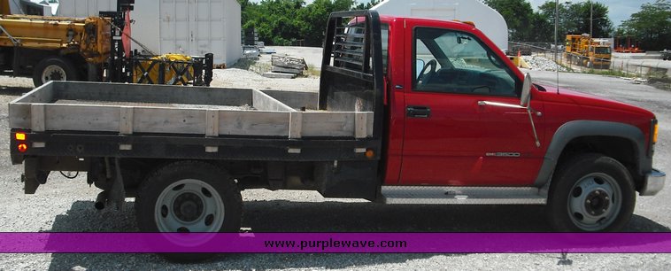 image for item 3511 2000 GMC Sierra C3500 HD flatbed truck