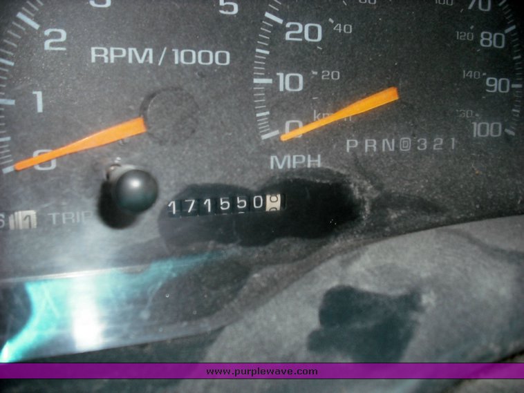 image for item 3511 2000 GMC Sierra C3500 HD flatbed truck