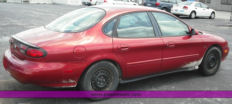 image for item 3512 1999 Ford Taurus SE