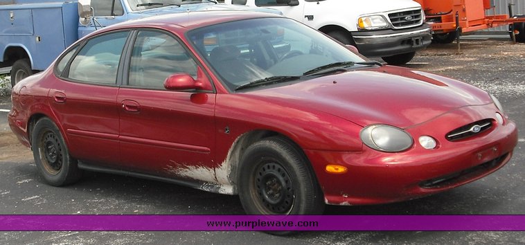 image for item 3512 1999 Ford Taurus SE
