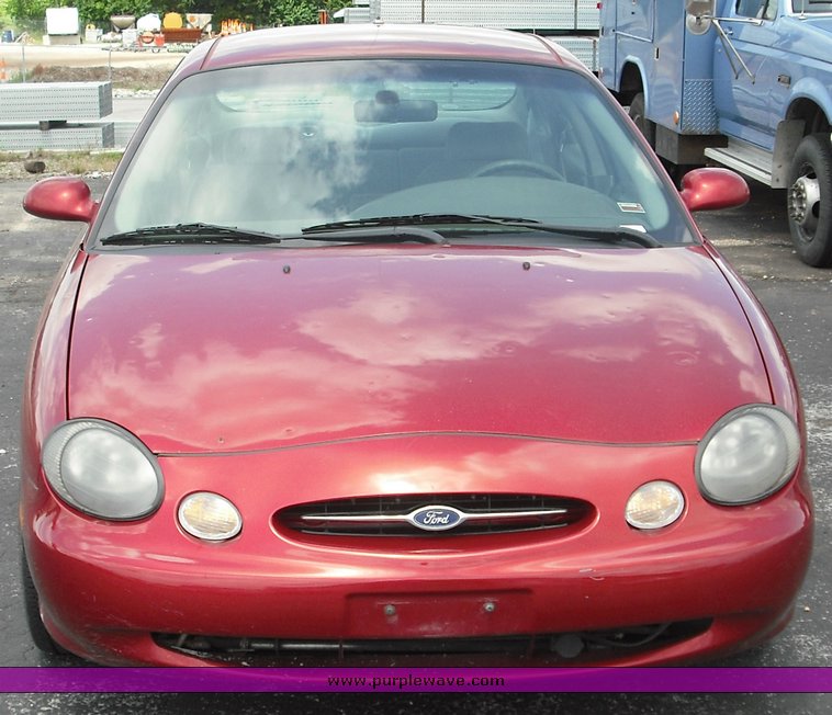 image for item 3512 1999 Ford Taurus SE