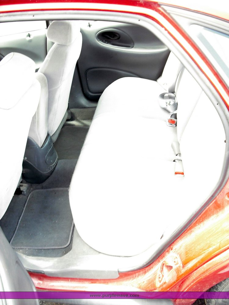 image for item 3512 1999 Ford Taurus SE