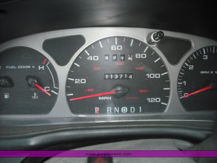 image for item 3512 1999 Ford Taurus SE