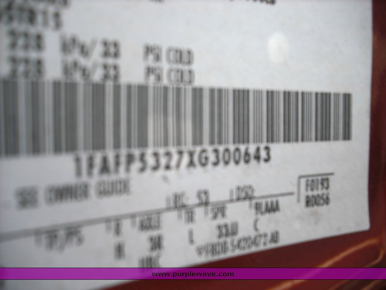 image for item 3512 1999 Ford Taurus SE