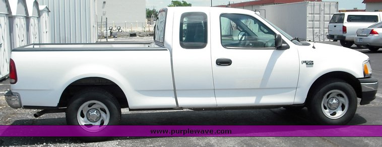 image for item 3514 2001 Ford F150 pickup truck