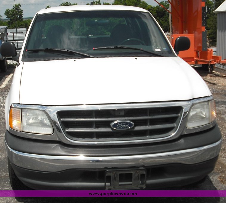 image for item 3514 2001 Ford F150 pickup truck