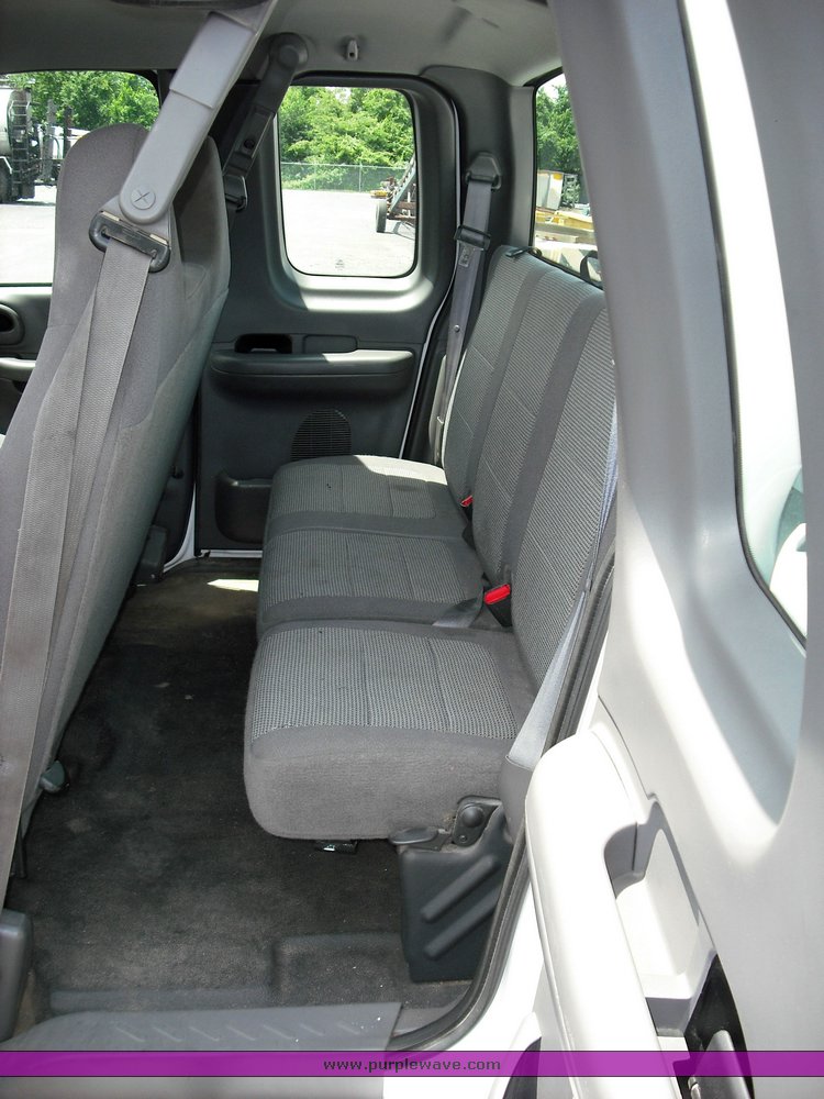 image for item 3514 2001 Ford F150 pickup truck