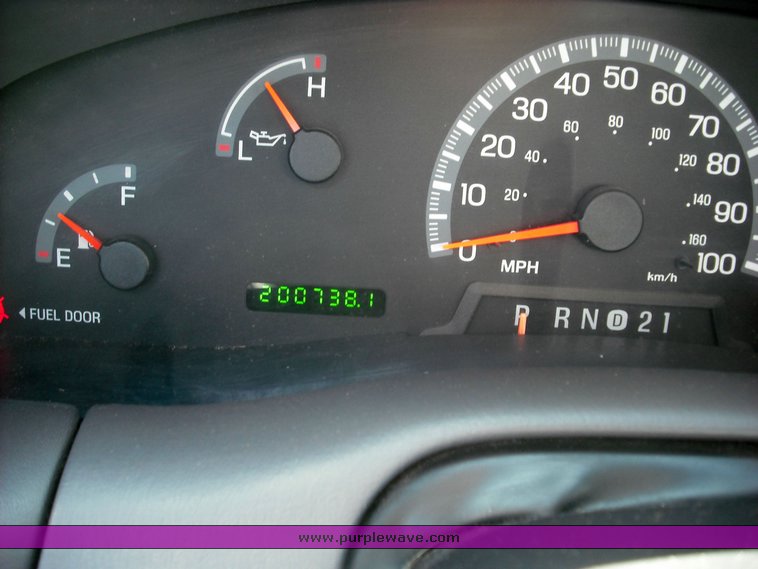 image for item 3514 2001 Ford F150 pickup truck