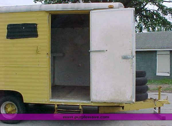 image for item 1002 1976 Wolf trailer