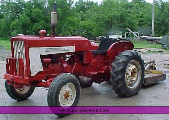 image for item 1003 1966 International 404 tractor