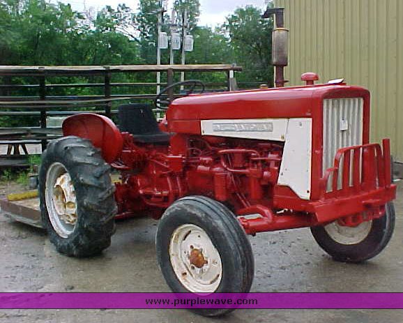 image for item 1003 1966 International 404 tractor