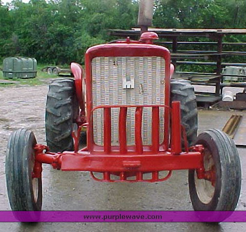 image for item 1003 1966 International 404 tractor