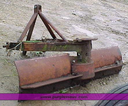 image for item 1003 1966 International 404 tractor