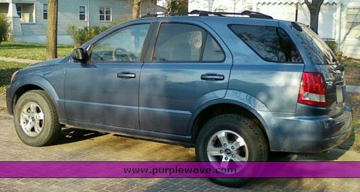 image for item 1005 2005 Kia Sorento SLX