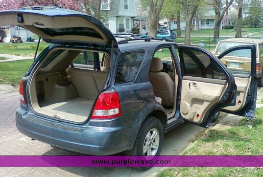 image for item 1005 2005 Kia Sorento SLX