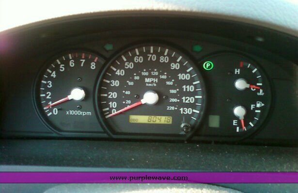 image for item 1005 2005 Kia Sorento SLX