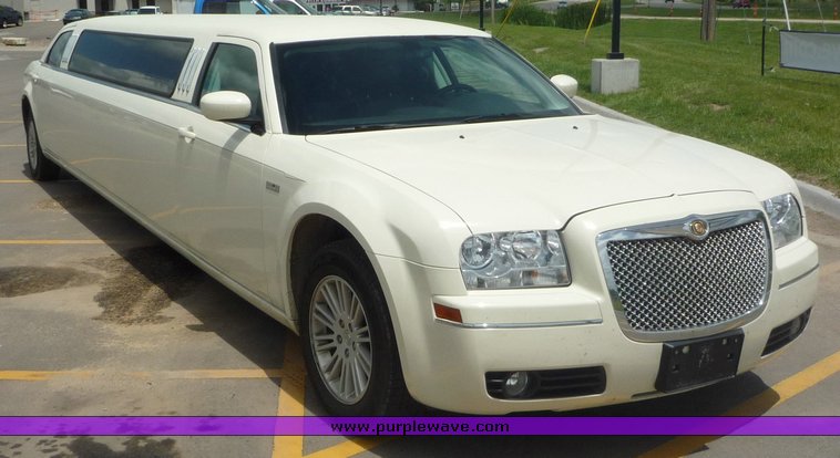 image for item 1010 2008 Chrysler 300 Touring limousine