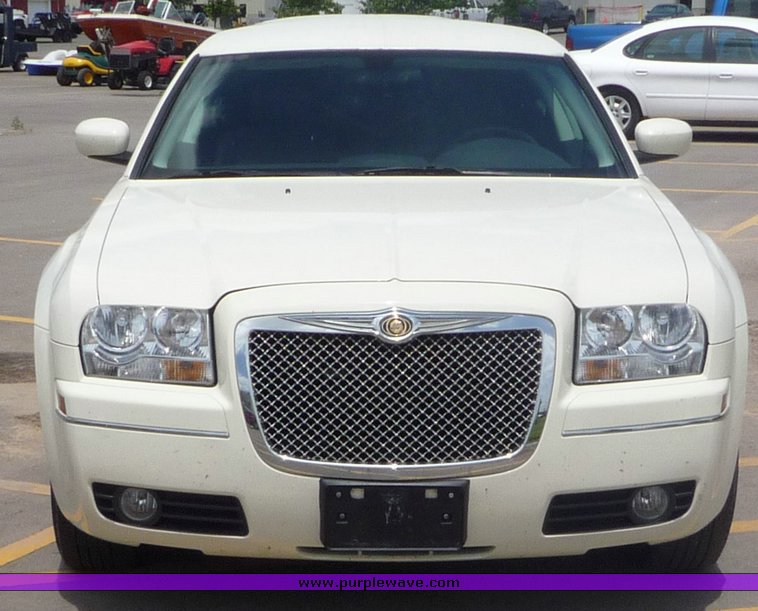 image for item 1010 2008 Chrysler 300 Touring limousine