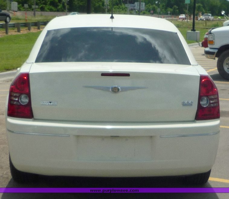 image for item 1010 2008 Chrysler 300 Touring limousine