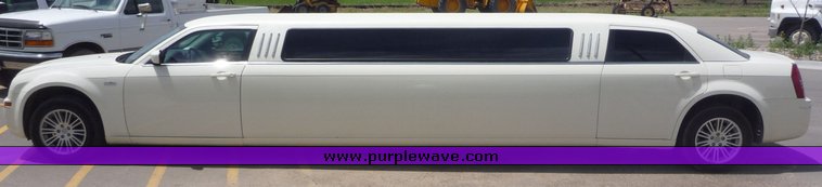 image for item 1010 2008 Chrysler 300 Touring limousine