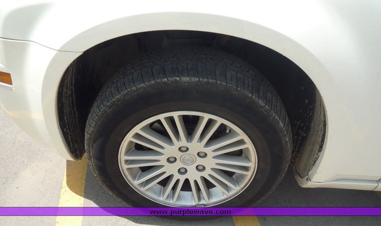 image for item 1010 2008 Chrysler 300 Touring limousine