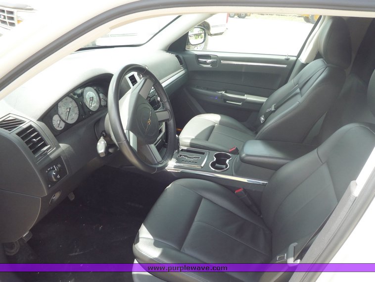 image for item 1010 2008 Chrysler 300 Touring limousine