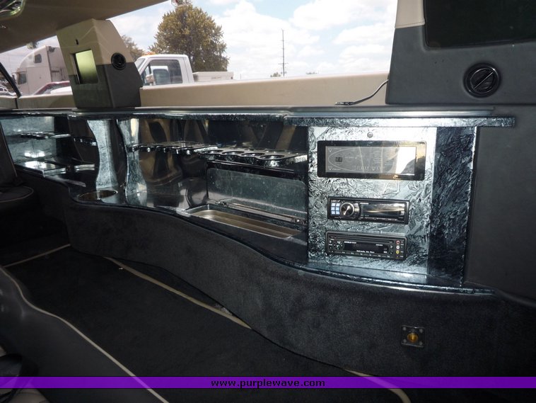 image for item 1010 2008 Chrysler 300 Touring limousine