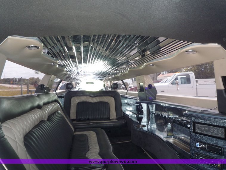 image for item 1010 2008 Chrysler 300 Touring limousine