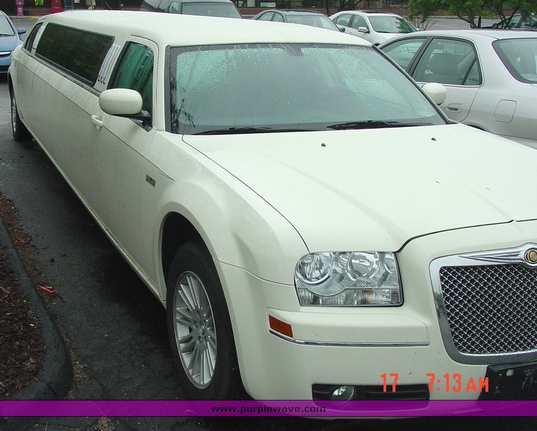 image for item 1010 2008 Chrysler 300 Touring limousine