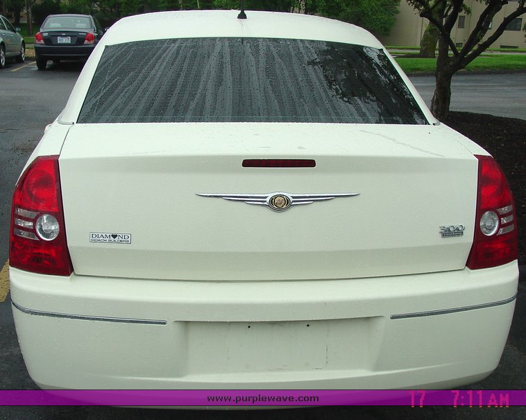 image for item 1010 2008 Chrysler 300 Touring limousine