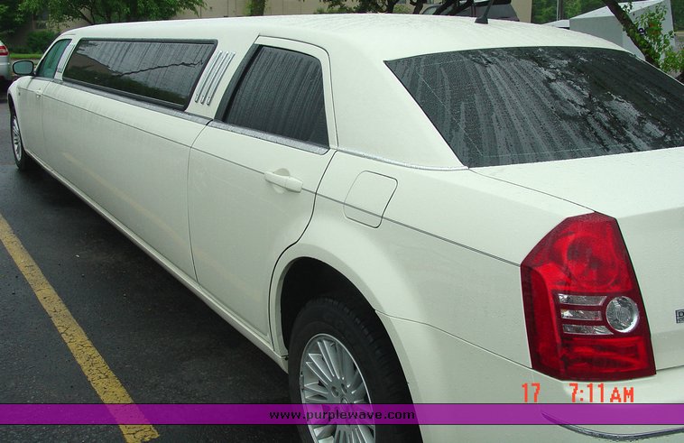 image for item 1010 2008 Chrysler 300 Touring limousine