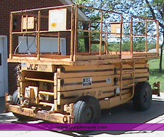 image for item 1702 JLG 35S scissor lift