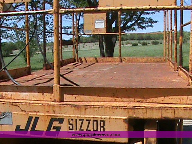 image for item 1702 JLG 35S scissor lift