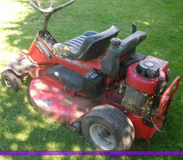 image for item 1903 Snapper SR140 mower