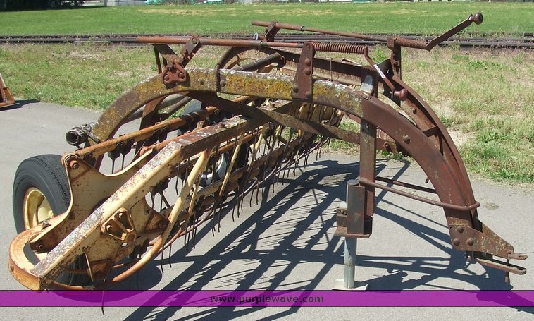 image for item 2068 New Holland 56 11' rake