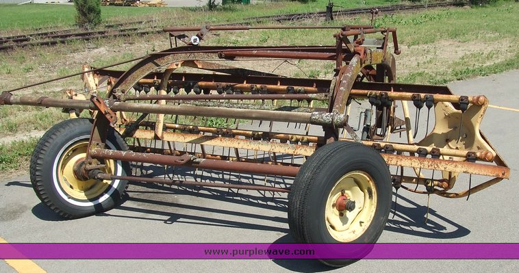 image for item 2068 New Holland 56 11' rake
