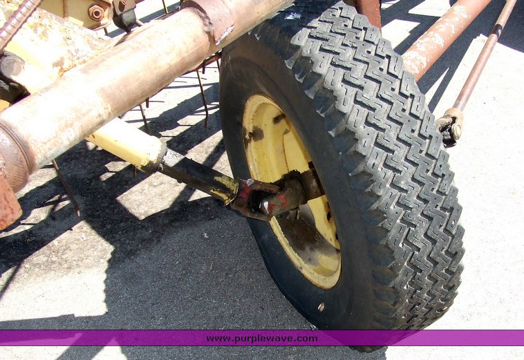 image for item 2068 New Holland 56 11' rake