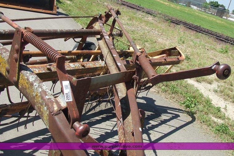 image for item 2068 New Holland 56 11' rake